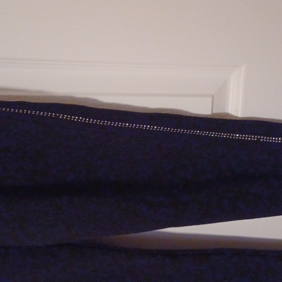 🌺Black Women's Legging with Side Detail - Picture 3 of 7